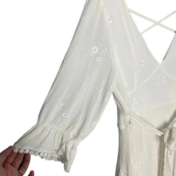 Lulu’s Size Large Mini Dress In the Meadow White Embroidered Backless - Picture 5 of 9